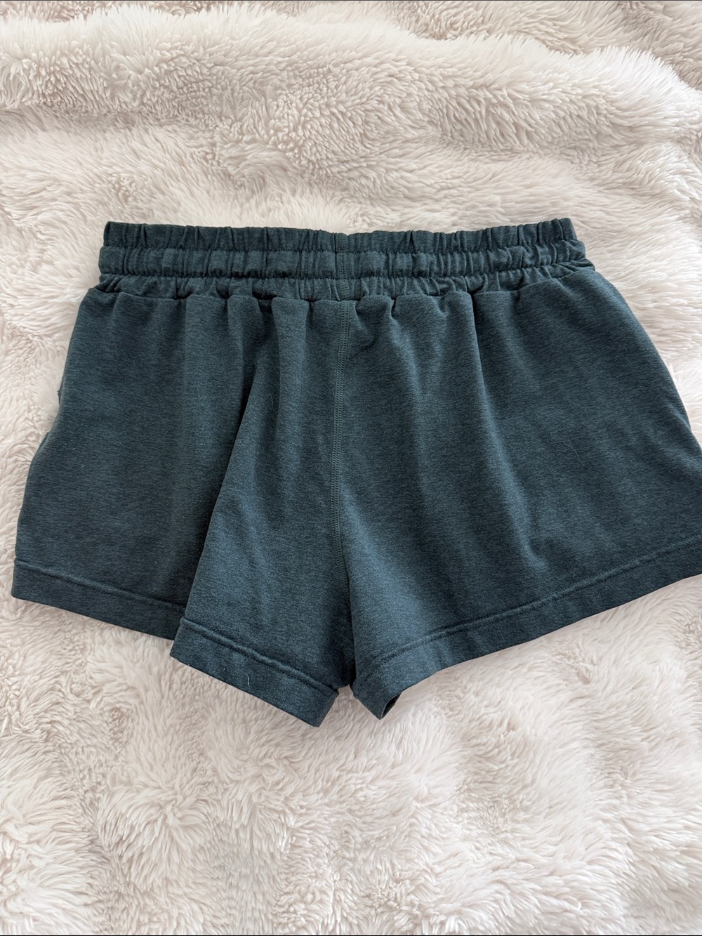 Vuori Halo Performance Shorts 2.0 - Picture 2 of 4